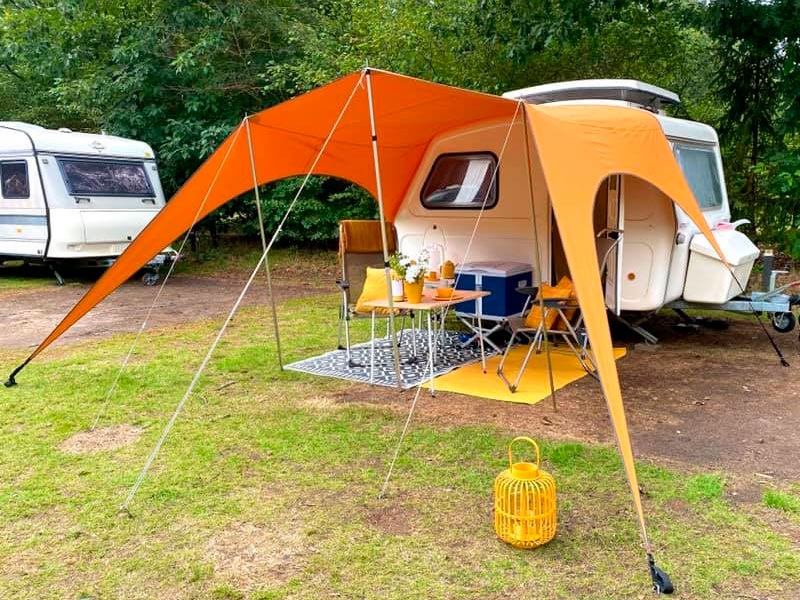 retro caravan luifel van caravanity by campooz voor vintage caravan op camping